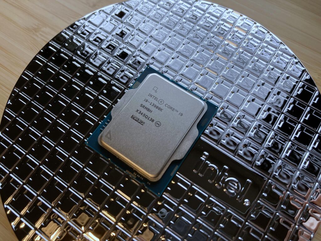 13900K scored for $280 USD! Lets see how it overclocks
