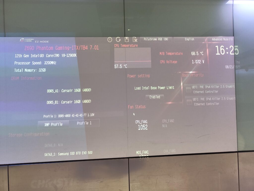 Projector for travel ads in Heathrow airport, better PC than mine lol