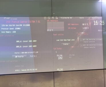 Projector for travel ads in Heathrow airport, better PC than mine lol