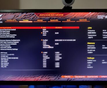 Base clock creeped up all the way to 104.60MHz on auto? How to avoid damaging a Zen 2 chip when pushing Uclock/Memclock past 1600