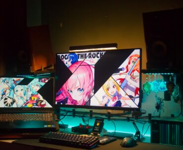 Small Room Desk Setup