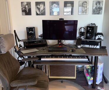 Perfect nook for my battle station in the new apt