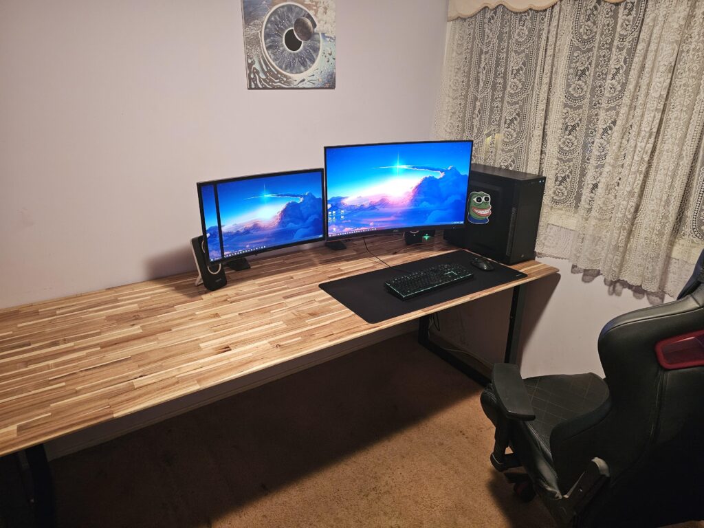 Custom built my own desk to make this battlestation happen