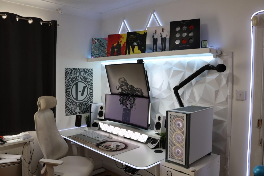 Back to 2 monitors from 4 (more clean) Back to 2 monitors from 4 (more clean)