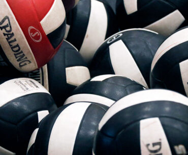 Circle the dates of the Healdsburg home games