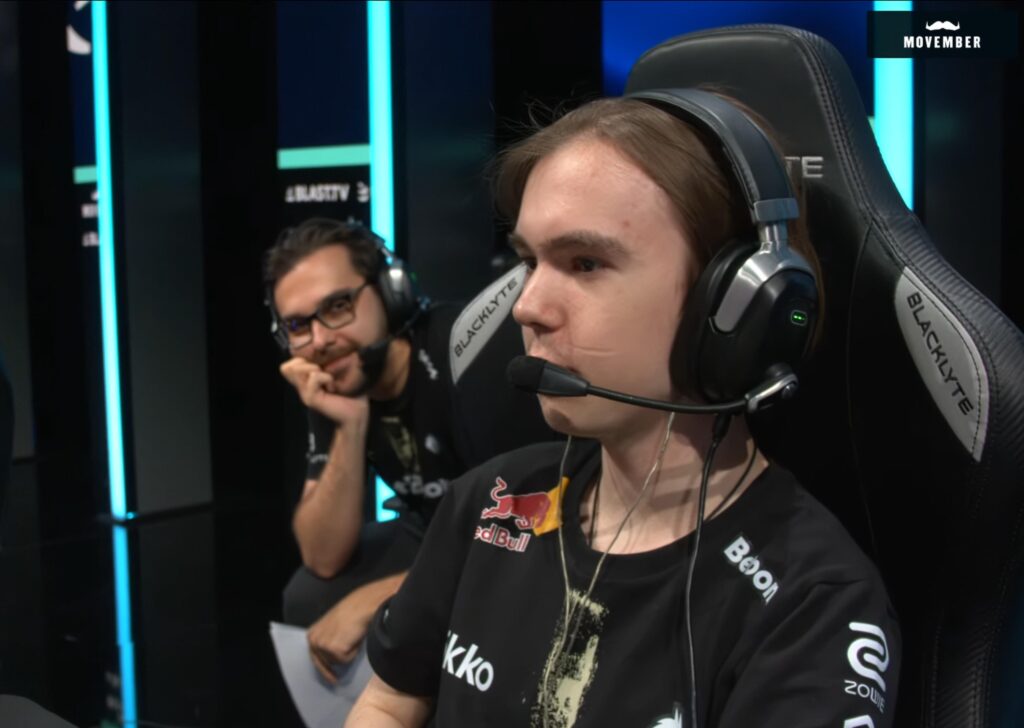 find someone that looks at you the way hally looks at donk