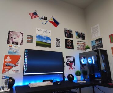 My PC setup with flags of the USA and PH including with small portraits of Jose Rizal and George Washington.