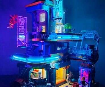 Built My Absolute Favorite Cyberpunk City with Building Blocks
