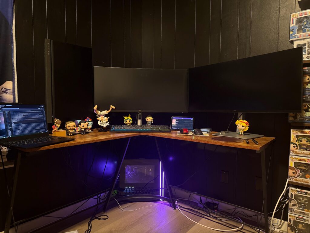 Many Screen Little Desk