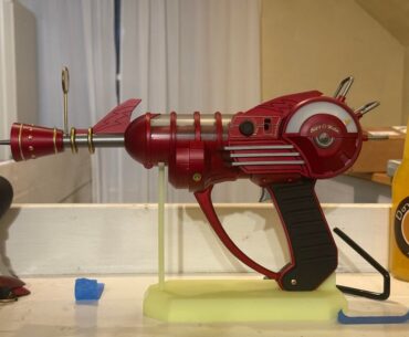(WIP) ALMOST Perfect Replica Ray Gun project