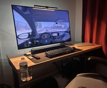 Uplift v2 x Ergotron HX x Sony Bravia 43
