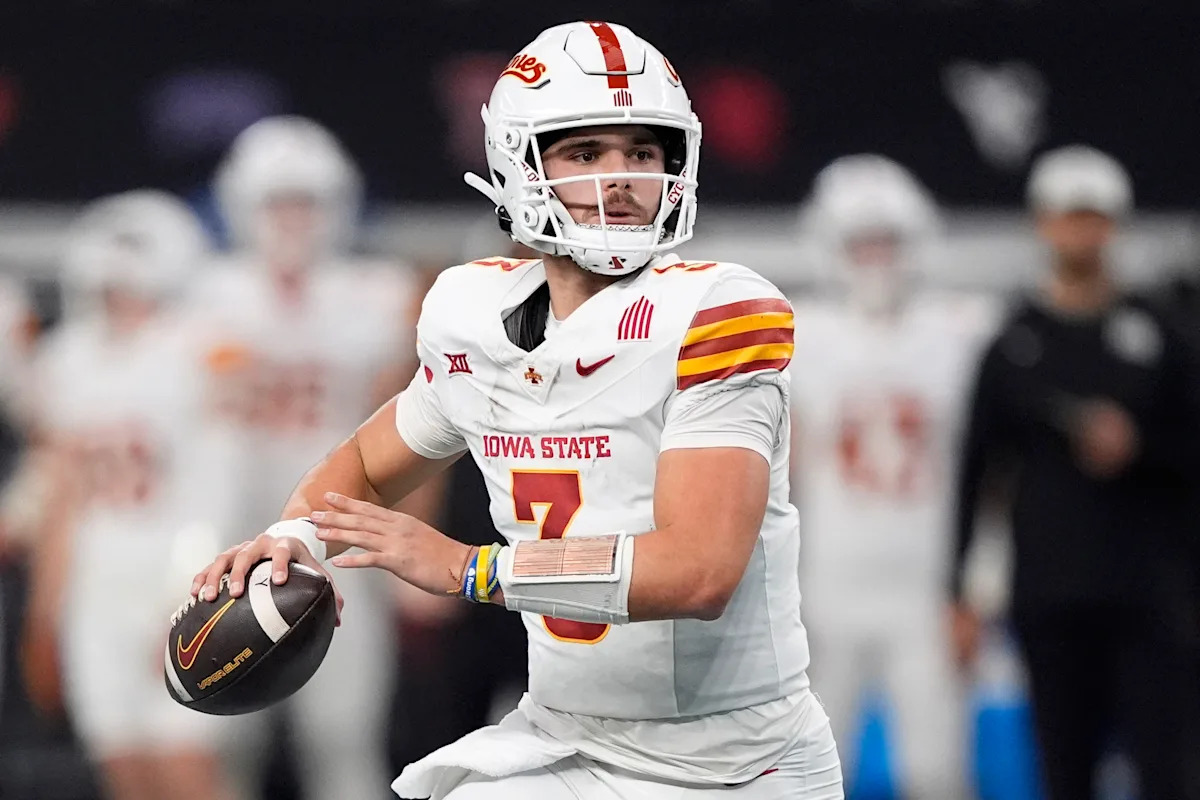 College football live scores, games, schedule: Iowa at Iowa State, Illinois at Duke and more Download app from appStore