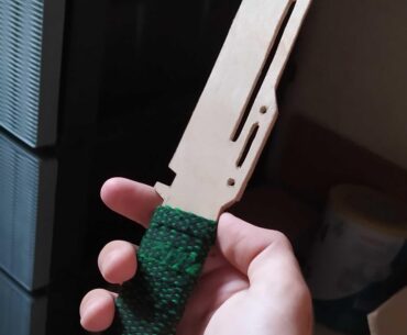 made paracord knife from plywood