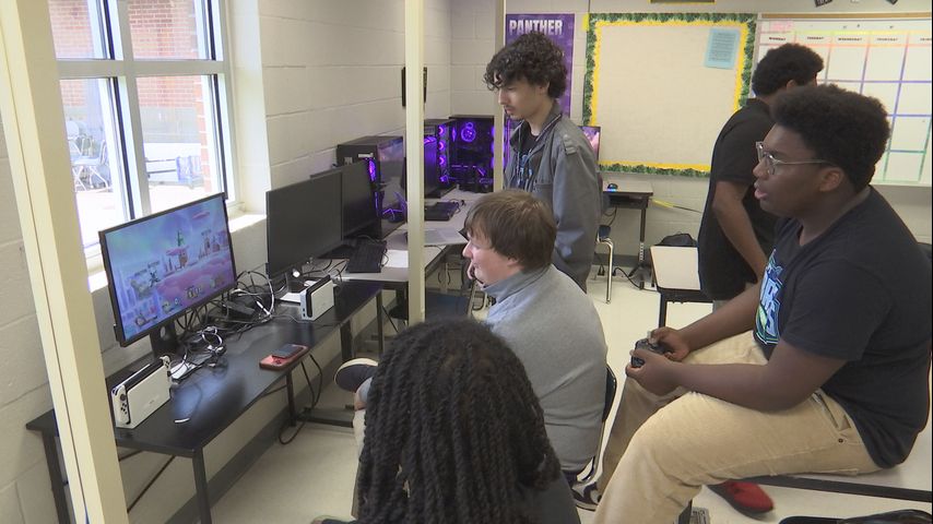 Woodlawn students exploring how Esports can lead to a multitude of career paths Woodlawn students exploring how Esports can lead to a multitude of career paths
