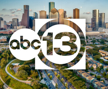 Rangers host the Astros on 3-game home win streak