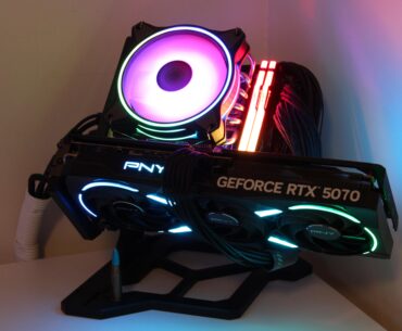 This is neither a black and white nor a minimalist build