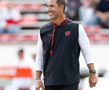 Wisconsin Football: Badgers bowl game odds drastically drop after Week 3