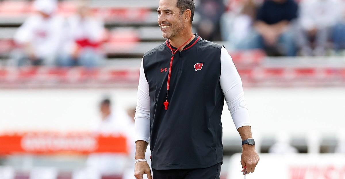 Wisconsin Football: Badgers bowl game odds drastically drop after Week 3 Wisconsin Football: Badgers bowl game odds drastically drop after Week 3