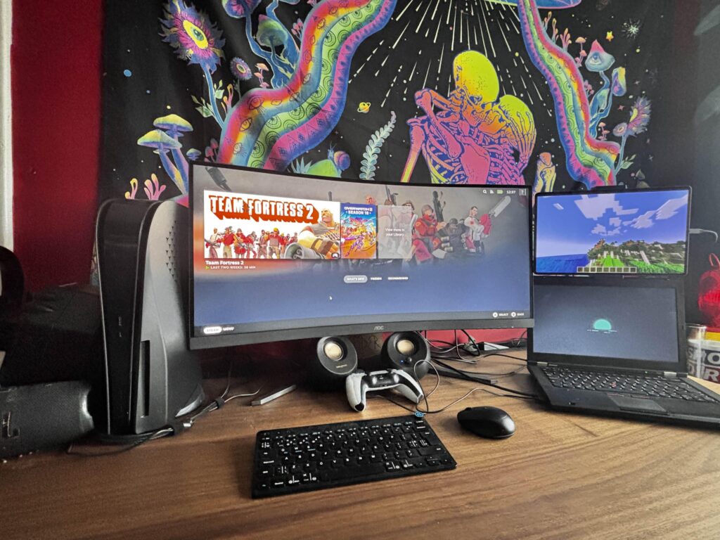 Just got my first job and this is my current setup ( laptop is a think pad t430 and the tablet is a Samsung s9 ultra)
