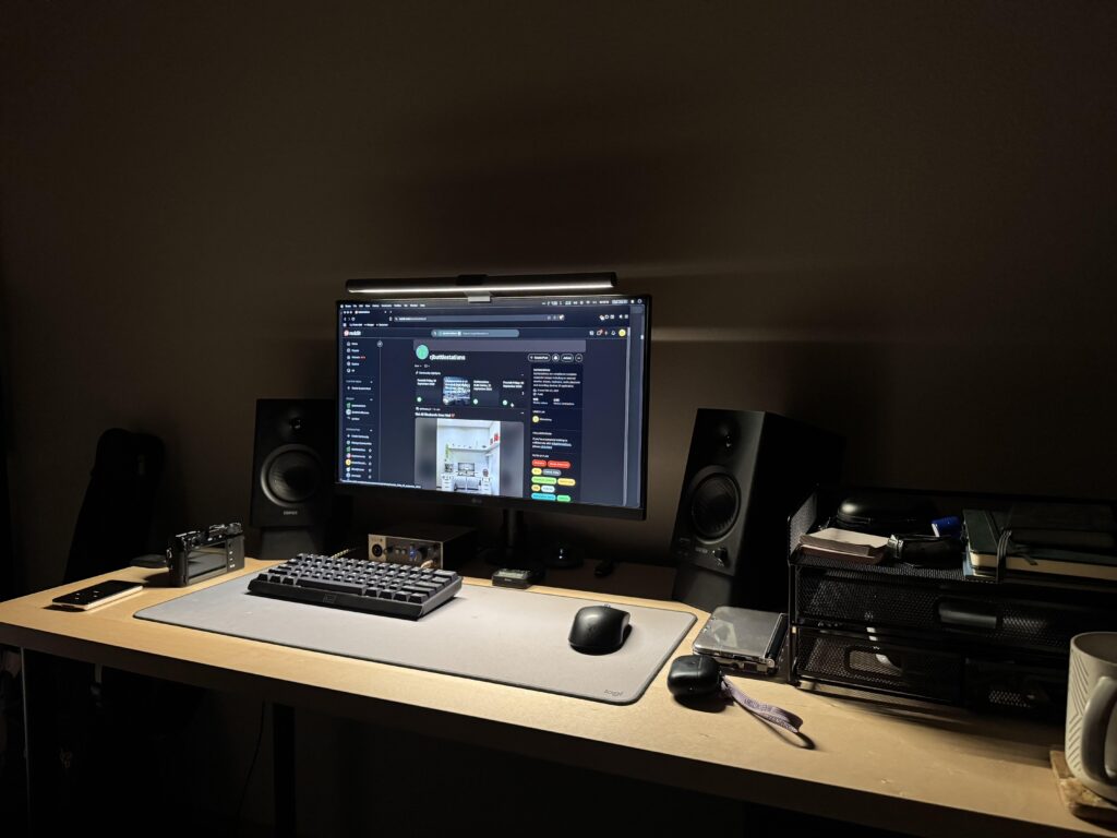 another boring minimalist setup