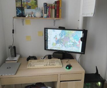 Small desk? No problem