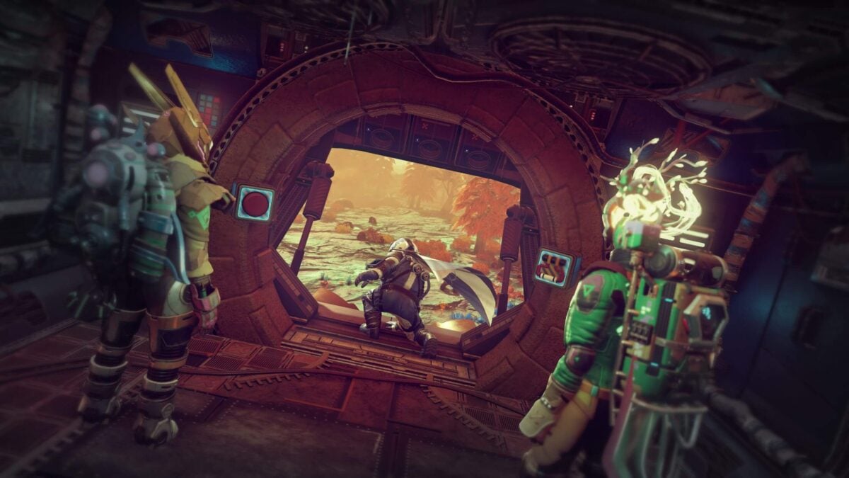 No Man’s Sky Fans Are Doing Wild Stuff With Voyagers Update Player characters stand at a ship's entrance.