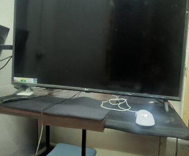 Hostel room with a 43 inch 4k tv