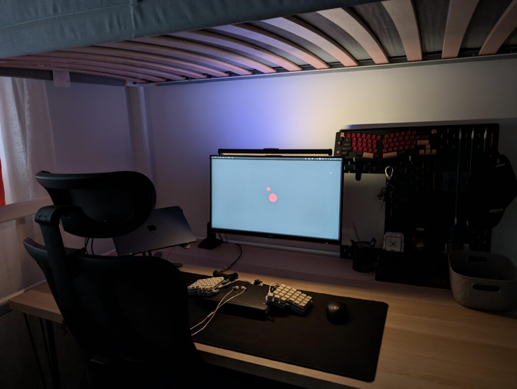 My Small & Cozy Battlestation