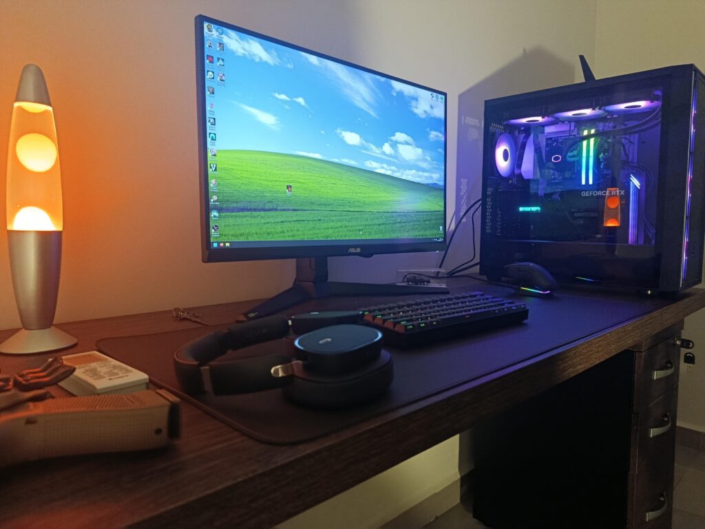 I've been a low income PC gamer for all my life. This is my first fancy battlestation, I am speechless and tbh a bit emotional rn. Literal dreams come true.
