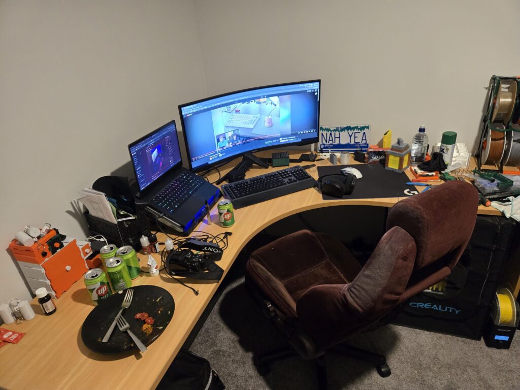 Roast my setup, bet it can't get more toasty than my laptop