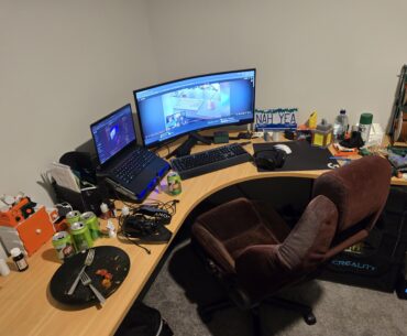 Roast my setup, bet it can't get more toasty than my laptop