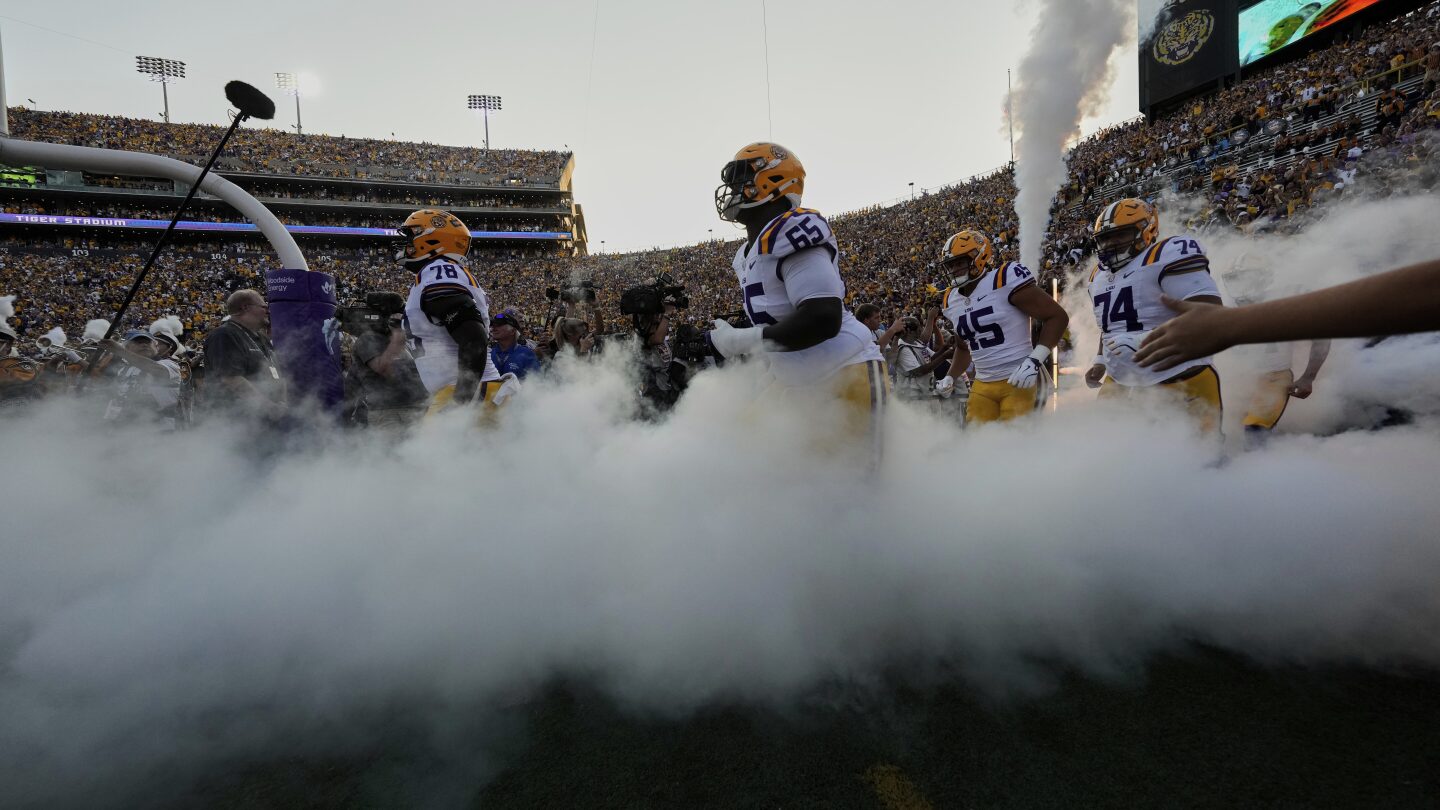 Florida assistant Jabbar Juluke suspended 3 games for his role in a pre-game scuffle at LSU Florida assistant Jabbar Juluke suspended 3 games for his role in a pre-game scuffle at LSU