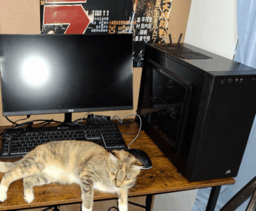 My first (very cramped) pc setup