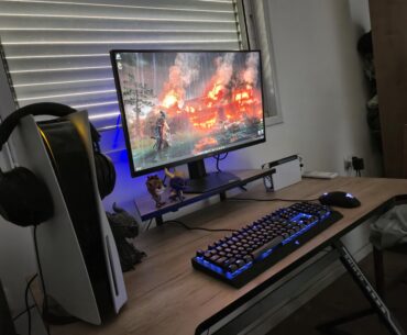 Updated the battlestation after the very good tips got on the subs. Dell 2721dgf