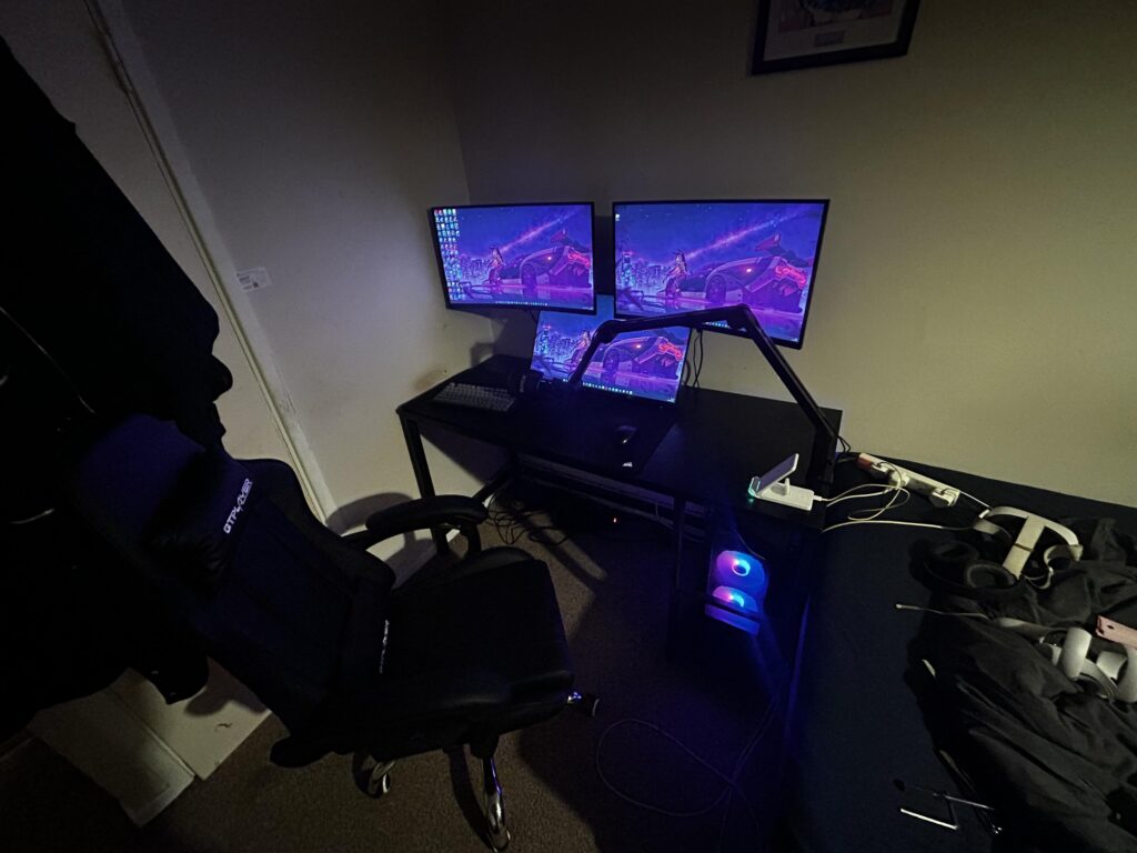A pic from last night of how my setup currently is. Curious if anyone might have a wallpaper i can use :)
