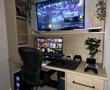 Finally finished my custom desk!