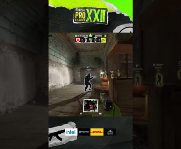 iM STARTS PISTOL ROUND with a KNIFE! #knife #esl #cs #кс #counterstrike #csgo