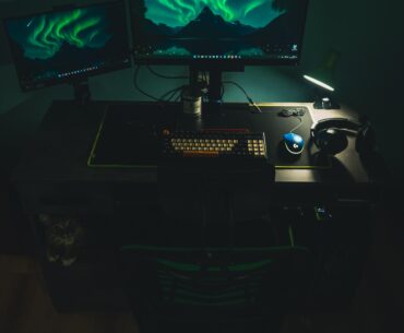 My Simple, yet cozy WFH/Gaming battlestation. (WIP)