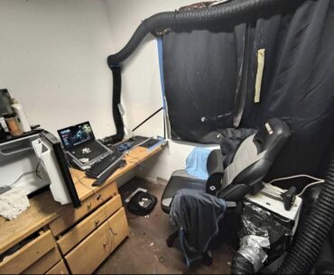 Handmade laptop cooler. Believe or not I got this laptop in 2015 and still rocking I dropped tequila one time while drunk the hard drive died miraculously it works with an external hd. It runs almost every game decent grahics. Sorry for my bad English