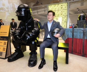 At gaming industry event, Lee calls medium 'defining force' for Korea's future