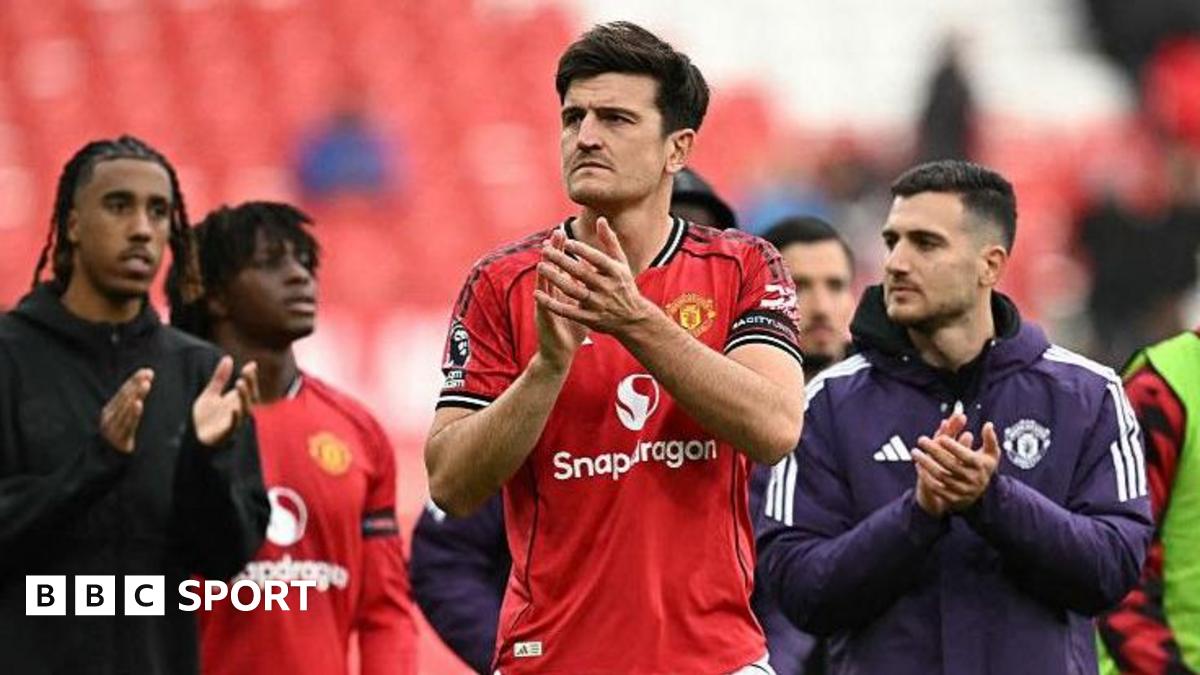Man Utd: Why next four games could be key for Ruben Amorim Defender Harry Maguire leads the applause after Manchester United's 2-0 victory over Sunderland