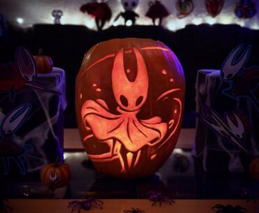This year’s Halloween pumpkin: “Hollow Knight: Silksong” 🎃🪡