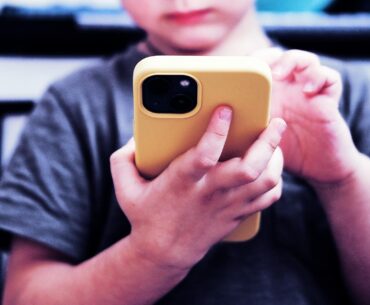Lazy Parents Are Giving Their Toddlers ChatGPT on Voice Mode to Keep Them Entertained for Hours