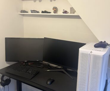 Bought a house a week ago and my new desk finally arrived