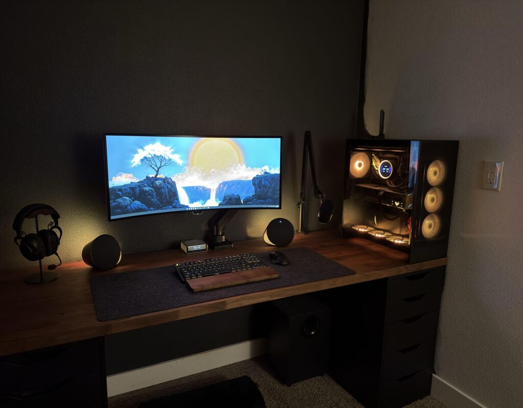 This is my Battlestation. There are many like it, but this one is mine.