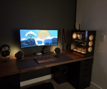 This is my Battlestation. There are many like it, but this one is mine.