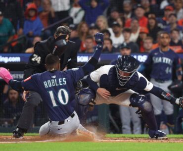 Errors, mistakes and empty at-bats: A Game 3 unraveling now threatens the Tigers’ season