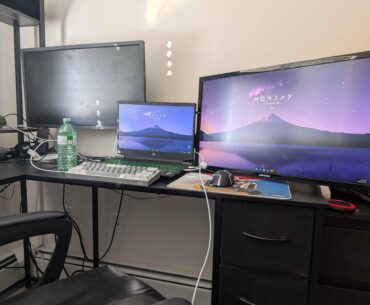 my warrior HP laptop (not 3 monitors, extended screen splitters are too pricey)