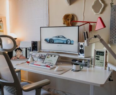 I switched from Wood to White setup. 🔨What do you think?🖥️