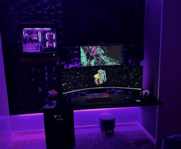 Took quite a bit of work on the cable management, but I think it looks really good now.